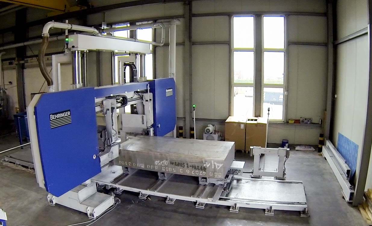 Blokkenzaagmachine in onze locatie in Coswig, Duitsland.
