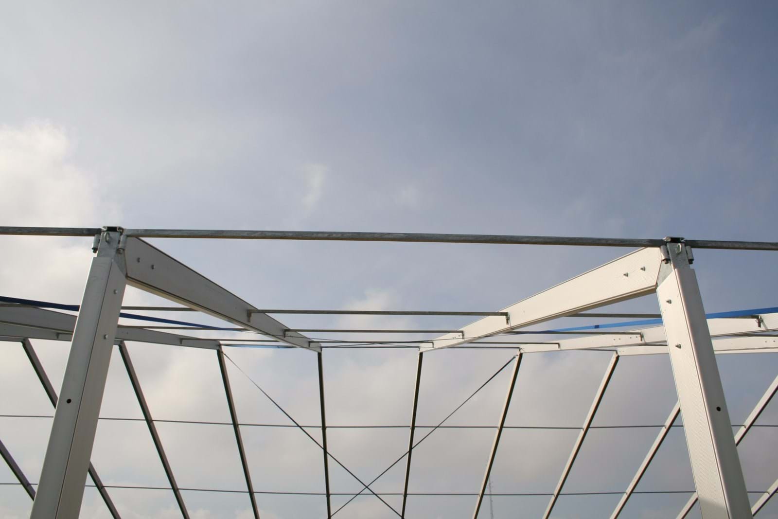 Geëxtrudeerde en geanodiseerde aluminium delen.
